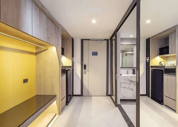 Western Ratchada 4*